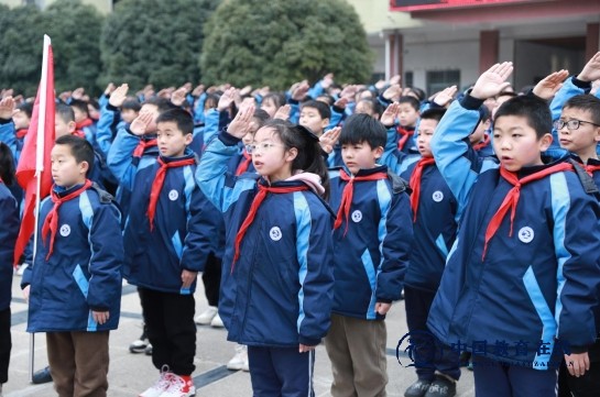 城区二小举行开学典礼：用运动和读书点亮新学期