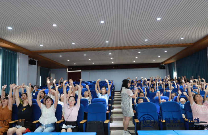 城区二小一年级行为习惯研讨活动温情举办